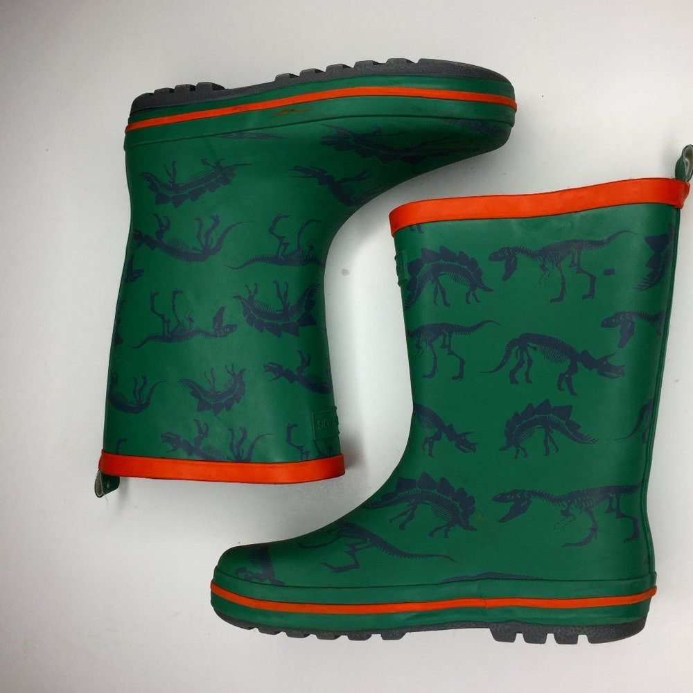 Cotton On Kids size 1-2 dino rubber rain boots.